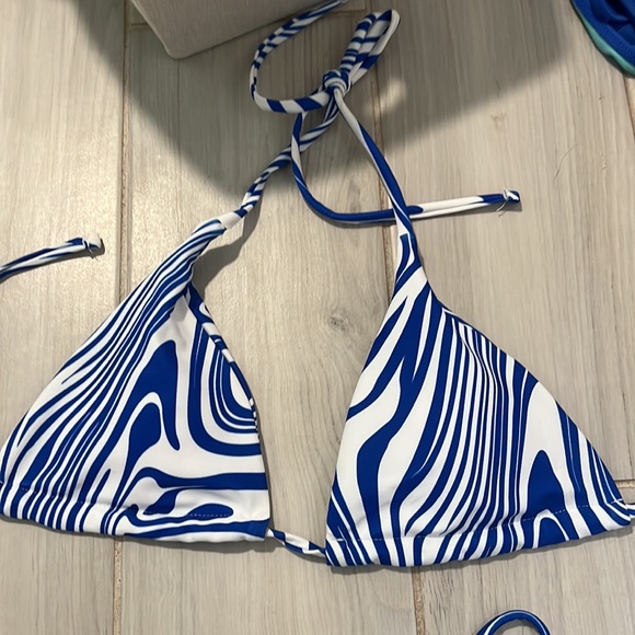 Bathing suit - Picture 3 of 3